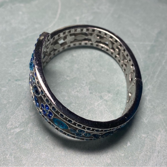 Vintage Nolan Miller silver and blue stone hinged cuff bracelet missing stones - Picture 4 of 7